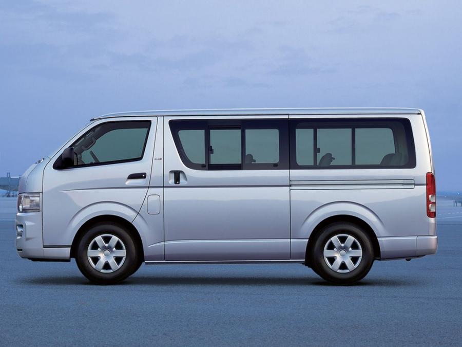 Toyota Hiace Combi 2004 года  (JP) (фото 5 из 9)